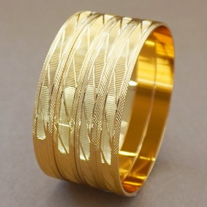 Pulseras de Acero Inoxidable Chapadas en Oro de 24K para Mujer, Estilo Moderno para Fiestas, Venta al por Mayor con Precio de Descuento - Product Image 2