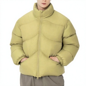 Veste à capuche pour homme, vert olive, fermeture éclair, coupe-vent, décontractée, hiver, coupe standard ample, couleur unie, écologique, séchage rapide, devant - Product Image 1