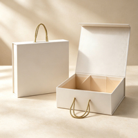 Boîte cadeau rigide magnétique blanche personnalisée avec poignée en corde, boîte de luxe à poignée pour cosmétiques, thé, emballage cadeau