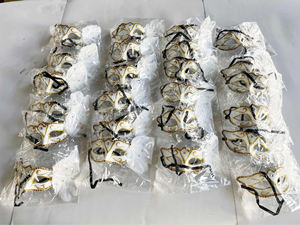 Masque de fête en plumes de carnaval vénitien amusant pour <span class=keywords><strong>la</strong></span> <span class=keywords><strong>thérapie</strong></span> <span class=keywords><strong>par</strong></span> <span class=keywords><strong>la</strong></span> lumière rouge, pour costume de Noël, événement festif, décoration, fournitures de décoration - Product Image 3