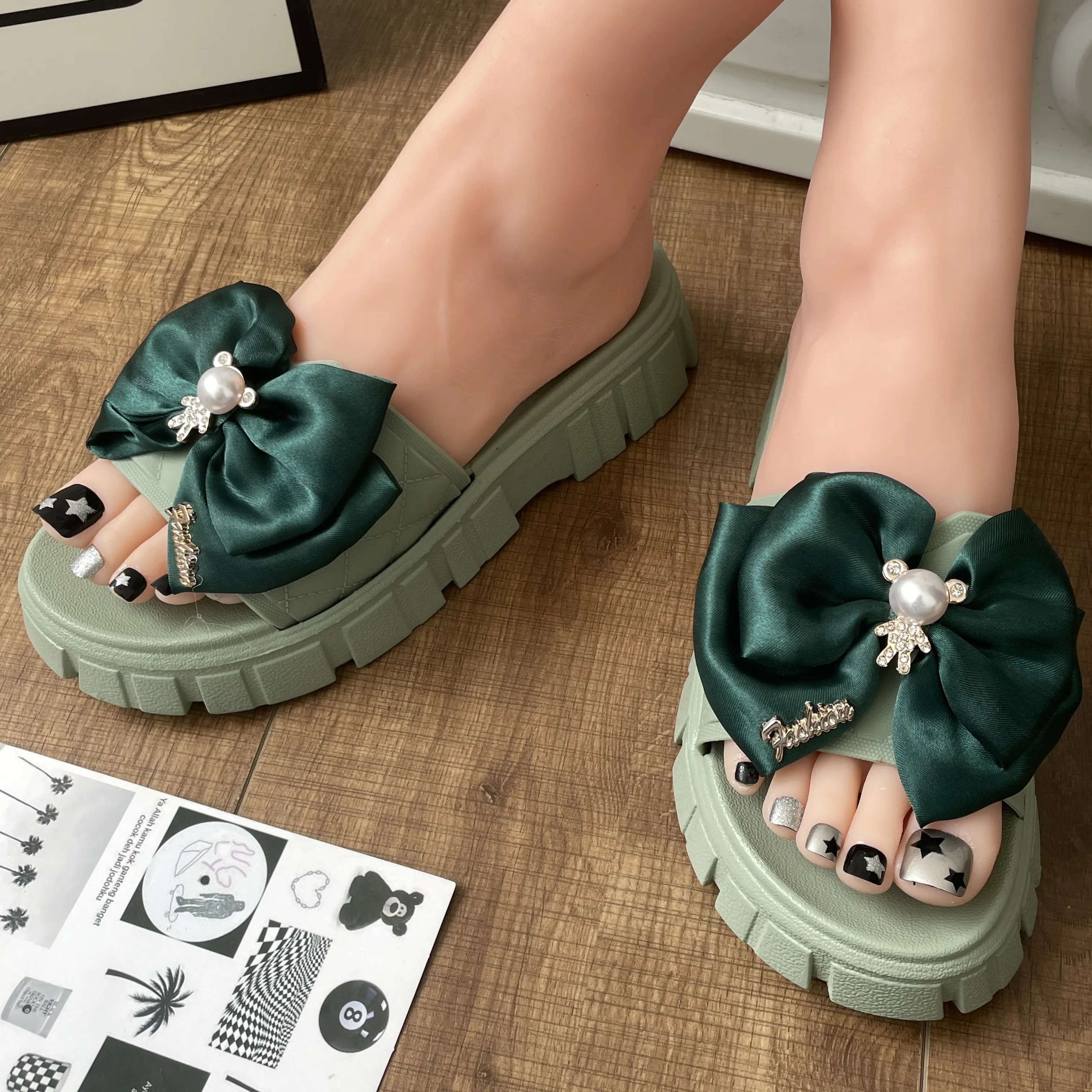 Sandal wanita PVC sol tebal bunga gaya mode penjualan laris 2023 sandal Platform untuk wanita sepatu pvc wanita