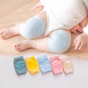 Chaussettes de protection antidérapantes en polyester toutes saisons pour bébés, genouillères de sport pour ramper - Product Image 1