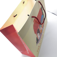 Mini sac cadeau en papier avec dorure à chaud, emballage de luxe pour bijoux, montres, parfums, cadeaux de mariage avec poignée en ruban de satin