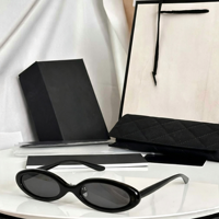 Lunettes de soleil carrées légères UV400 avec verres dégradés, montures pleines, verres fumés pour un usage extérieur unisexe et tendance