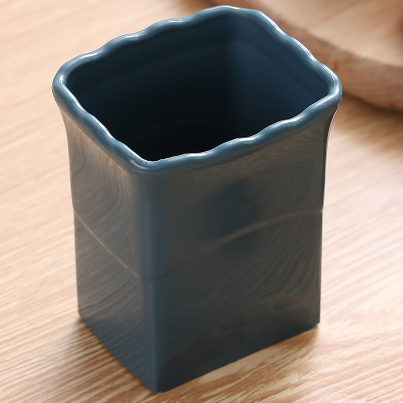 Coupe-fruits bleu foncé à 4 lames [sachet individuel]