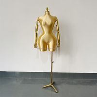 Mannequin Femme Grandes Tailles Courbes, Fessier Volumineux, Poitrine Généreuse, Taille Fine, Style Brésilien (BBL), avec Bras Flexible Doré