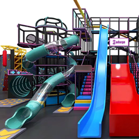 Parc de trampolines intérieur personnalisé de 2000 m² pour enfants et adultes, équipement de trampolines, jeux interactifs, grands toboggans