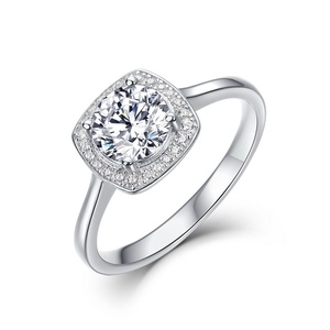 Anillo Apilable de Compromiso de Plata de Ley S925 con Moissanita Color D VVS1, Colección para Mujer - Product Image 3