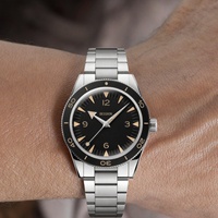Montre de luxe pour homme, personnalisée, à quartz, avec verre saphir, bracelet et boîtier en acier inoxydable, étanche, avec aiguilles