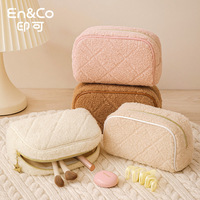 Pochette de maquillage matelassée personnalisée en gros, motif losanges, crème, avec fermeture éclair et breloque étoile, organiseur de voyage pour articles de toilette