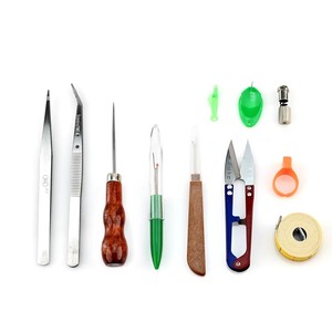 Kit de Herramientas de Costura DIY de 11 Piezas: Aguja, Tijeras, Punzón, Regla, Protector de Dedos - Product Image 1