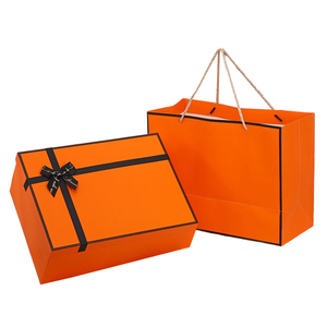 Boîtes personnalisées avec logo emballage coffret cadeau de luxe coffret cadeau carré avec ruban de bronzage couvercle vêtements boîte cadeau de luxe