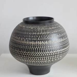 แจกันเซรามิกสีส้มโบราณสไตล์วินเทจ ดีไซน์เรโทรเรียบง่าย ลายดอกไม้สีสันสดใส เหมาะสำหรับตกแต่งบ้านและจัดดอกไม้ - Product Image 4