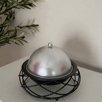 Plat de service rond en acier inoxydable de qualité supérieure avec couvercle en dôme et support métallique décoratif pour buffet, traiteur et table de salle à manger