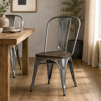 Chaise de restaurant en promotion : élégante, durable, en métal et fer, avec assise en bois