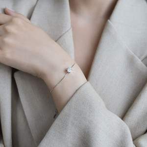 Manchette en argent sterling avec <span class=keywords><strong>diamant</strong></span> à maillons en moissanite D pour la liquidation des pierres 1ct <span class=keywords><strong>sur</strong></span> un bon bracelet en argent cubain - Product Image 2