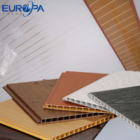 Plafonds en PVC décoratifs modernes pour l'intérieur, panneaux de plafond en bois laminé brun pour chambre à coucher, salon, hôtel, hall