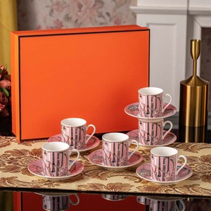Juego de lujo de 6 tazas y platillos en colores vibrantes con exquisito patrón de cadena, servicio de café de porcelana, ideal para la hora del té y como regalo. - Product Image 2