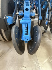 <span class=keywords><strong>Semoir</strong></span> pneumatique <span class=keywords><strong>professionnel</strong></span> de précision sans labour, 4-5 rangs, 140-180 CV, pour usage agricole (légumes), facile à utiliser, neuf - Product Image 6