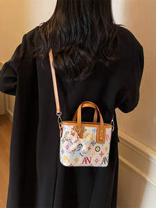 Sacs fourre-tout de luxe en PU vintage pour femme, légers et portables, avec fermeture éclair et bandoulière, sacs à main tendance pour femme, vente en gros - Product Image 6