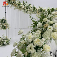 Support de fond de scène incurvé réglable en métal lisse, personnalisé, pour mariage, en alliage d'aluminium, avec rideau de perles de fleurs