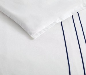 Vente en gros <span class=keywords><strong>de</strong></span> <span class=keywords><strong>linge</strong></span> <span class=keywords><strong>de</strong></span> <span class=keywords><strong>lit</strong></span> d'hôtel personnalisé <span class=keywords><strong>de</strong></span> qualité supérieure, tissu <span class=keywords><strong>satin</strong></span>é 100% <span class=keywords><strong>coton</strong></span>, housse <span class=keywords><strong>de</strong></span> couette blanche, drap <span class=keywords><strong>de</strong></span> <span class=keywords><strong>lit</strong></span>, ensemble <span class=keywords><strong>de</strong></span> literie d'hôtel - Product Image 4