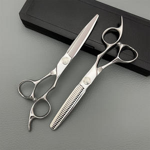 Tijeras de peluquería CNC para entresacar, acero VG10, hoja de 62 mm, para diestros, uso estético, tipo de hoja estándar - Product Image 5
