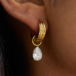 Pendientes de Zirconia con Corte de Pera Chapados en Oro, Joyería Moderna para Mujer para Fiestas - Product Image 1