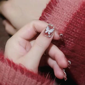 Nuevas uñas postizas populares al por mayor, cortas, en forma de T, con diseño de cereza y mariposa, con diamantes de imitación, uñas a presión desmontables. - Product Image 2