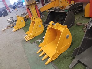 Godet de terrassement SOOSAN 1,8 m³ pour excavatrice 40 tonnes, idéal pour le sol dur, l'argile et la pierre molle, travaux de construction légers - Product Image 3