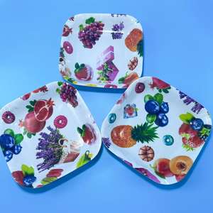 Assiettes à fruits en plastique en gros à 2 yuans, spécialisées dans les assiettes à fruits rectangulaires à bords ondulés, 203 assiettes à fruits carrées à motifs. - Product Image 4
