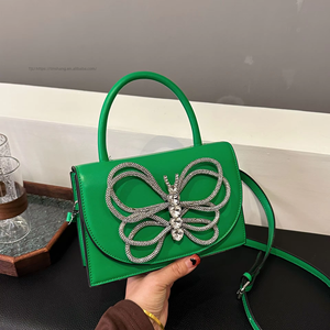 Le nouveau sac à main pour femme tendance est un sac carré mignon et élégant, un sac urbain chic, un petit sac parfumé pour fille. - Product Image 5