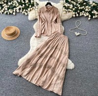 Ensemble deux pièces vintage pour femme : chemise à manches lanternes et jupe en dentelle, effet amincissant à la taille