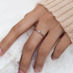 Anillo de Topacio Azul de Plata de Ley 925 al por Mayor, Anillo de Boda Elegante y Delicado con Corte Esmeralda para Mujer - Product Image 4