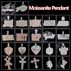 Listo para enviar Colgante de moissanita 925 Plata Iced Out Cristian Charm VVS Baguette Cut Moissanite Cross Pendant - Product Image 4