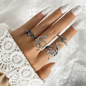 Anillo de Aleación Electrochapado con Estampado de Serpiente para Hombre, Estilo Punk, Personalizado, Europeo y Americano - Product Image 1