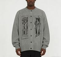 Ensemble pull ample pour homme et jean déchiré au design créatif pour le quotidien