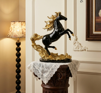 Sculpture de cheval artisanale en résine, style médiéval vintage, noir et or, pour la décoration de la porte d'entrée, du salon, du bureau ou du bureau à domicile.