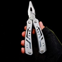Herramienta Multiusos 24 en 1 con Cuchillo, Alicates y 11 Puntas de Acero Inoxidable Afiladas - Herramienta Multiusos para Hombre - Equipo Ideal con Herramientas para Acampar