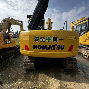 Excavatrice sur chenilles Komatsu PC130 d'occasion du Japon, 13 tonnes, certifiée EPA CE, avec moteur, boîte de vitesses, pompe, PLC – Vente mondiale de machines de seconde main - Product Image 2
