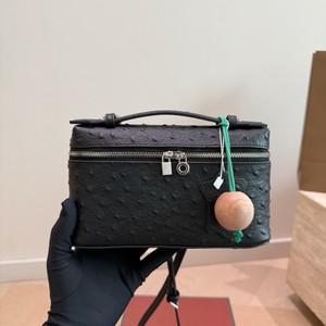 Ostrich Pattern <b>Lunchbox</b> Bag Black Insulated Horizontal Square Shoulder Crossbody Bag For Everyday Use - Product Image 1