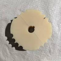 Poulie à roulement à billes à gorge profonde en plastique mécanique sur mesure 820/812, pignon de chaîne fendu résistant à l'usure pour convoyeur à mailles