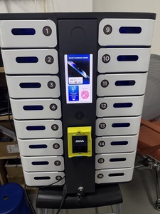 Station de recharge pour téléphones portables Y2Power MAX à 16 baies avec écran Android de 15,6 pouces et casier intelligent à accès par empreinte digitale - Product Image 6