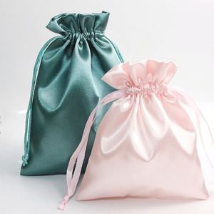 Bolsas de Embalaje para Pelucas al por Mayor, Bolsa de Satén de Lujo con Cordón y Logotipo Metálico Dorado para Ropa - Product Image 4