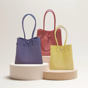 Bolsos de mujer Bolso de mano Premium para mujer Bolsos de mujer Material plástico reciclado respetuoso con el medio ambiente en tejido de Indonesia - Product Image 3