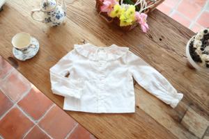 241227 blanc fait à la main smocké blanc Blouse filles hauts enfants chemises personnalisé en vrac en gros enfants vêtements - Product Image 5
