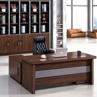 Bureau de direction de luxe en forme de L, table de patron en bois avec armoire latérale pour la salle du PDG ou du directeur
