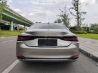 Lexus ES 2025 200 Premium Edition berline d'occasion, voiture de luxe intermédiaire 2.0L, bien entretenue, faible kilométrage, prête à être expédiée