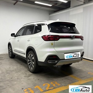Un SUV compact d'occasion bien entretenu offrant un grand <span class=keywords><strong>espace</strong></span> et un confort élevé, Chery Tiggo 8 <span class=keywords><strong>2018</strong></span>, avec un intérieur sombre - Product Image 5