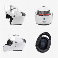 Casques de moto intégraux LED spécialisés pour hommes et femmes, universels toutes saisons, pour le commerce extérieur et la conduite